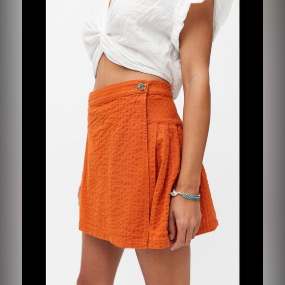 NWT Urban Outfitters Seersucker Pleated Faux Wrap Textured Mini Skirt Size XS - Picture 2 of 13